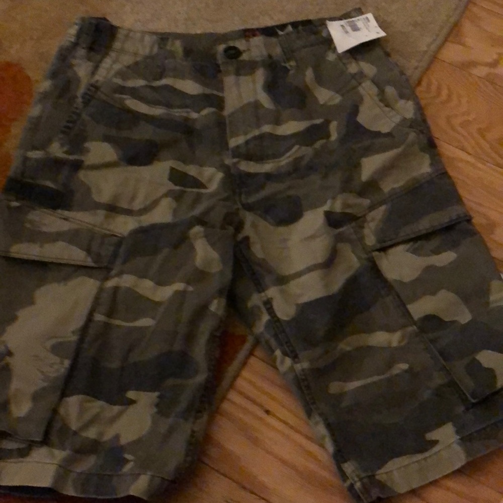 Brand new with tags Volcom camo cargo shorts